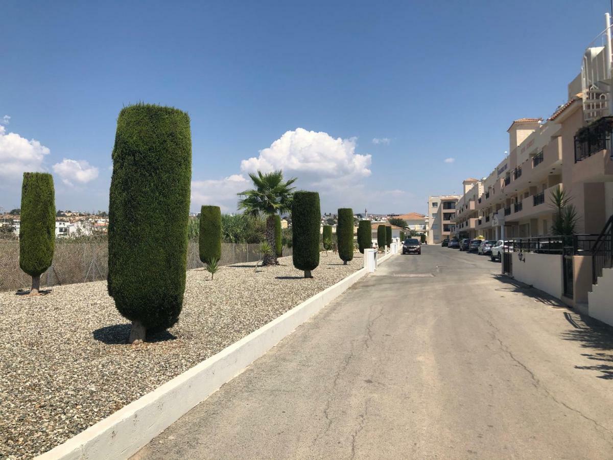 Royal Seacrest Apartment Paphos Exterior foto