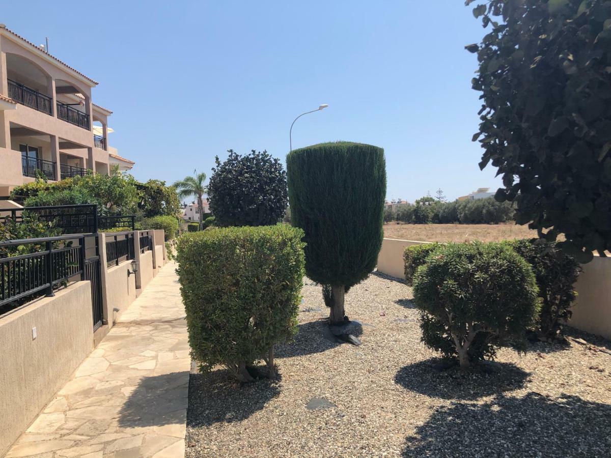 Royal Seacrest Apartment Paphos Exterior foto