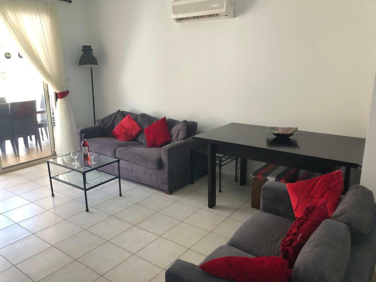 Royal Seacrest Apartment Paphos Exterior foto