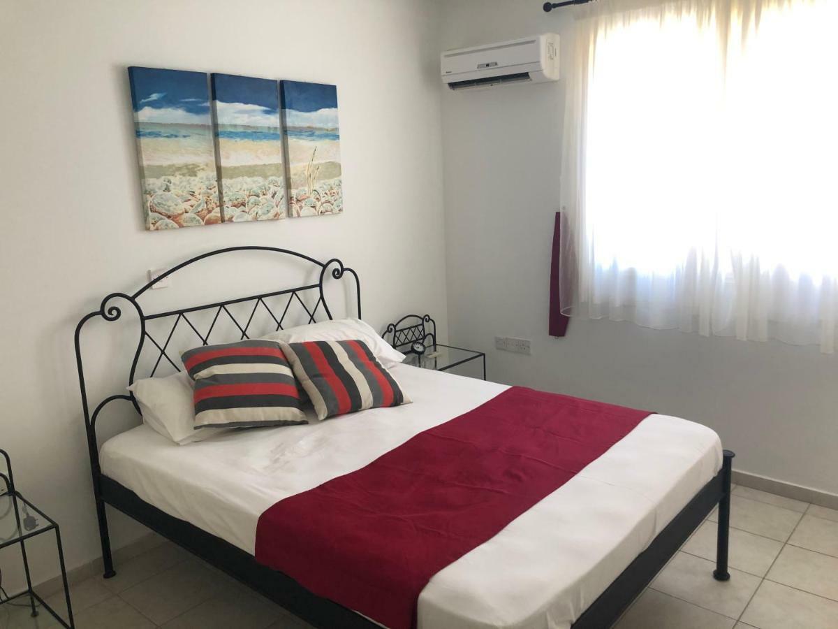 Royal Seacrest Apartment Paphos Exterior foto