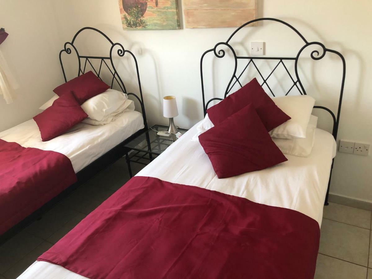 Royal Seacrest Apartment Paphos Exterior foto